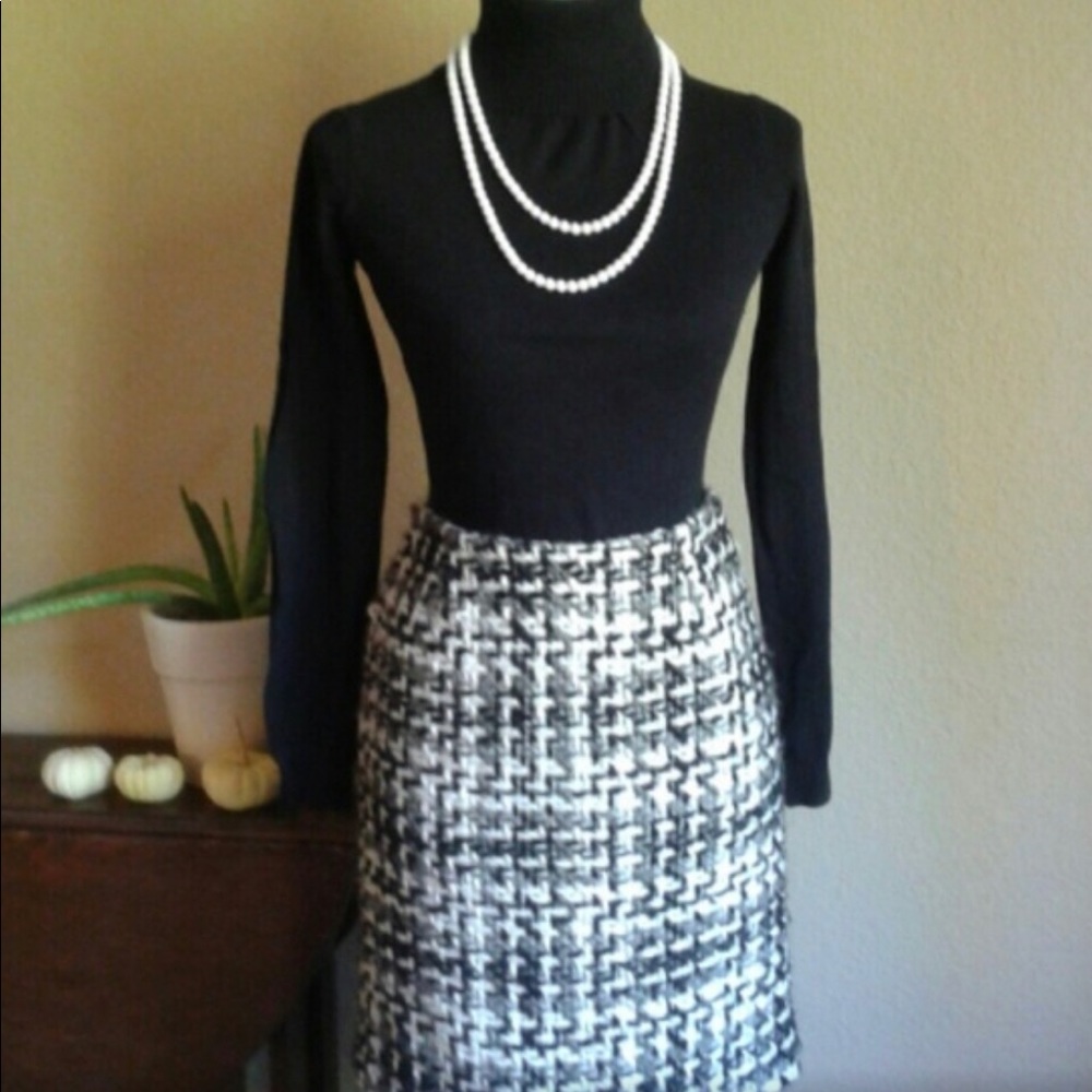 Amanda & Chelsea black, gray & white plaid skirt Size 4 - Picture 1 of 6